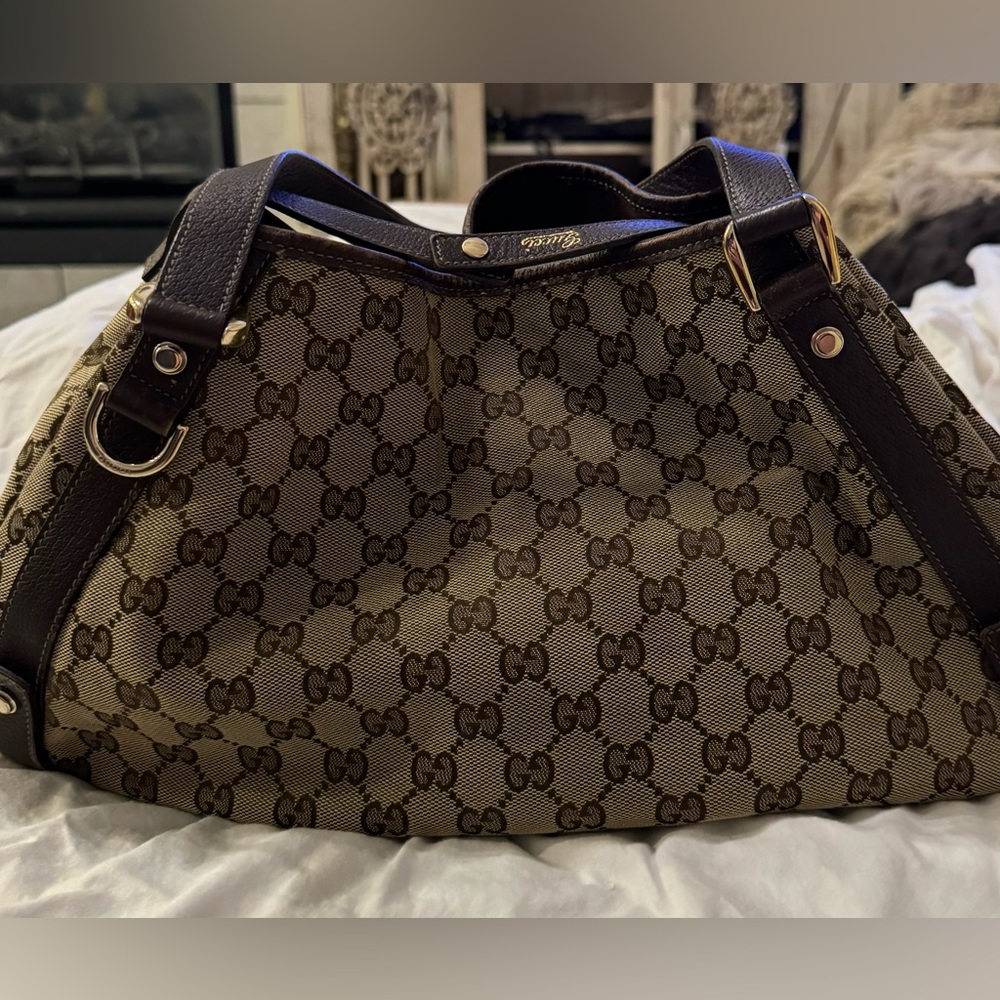GUCCI ABBEY GG shoulder bag.
